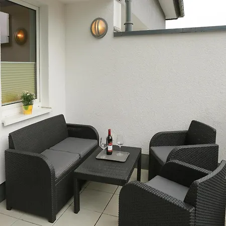With Balcony And Great Views Apartment